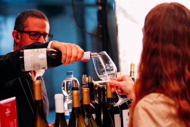 Adegga WineMarket: Bons Vinhos e Copos Inteligentes